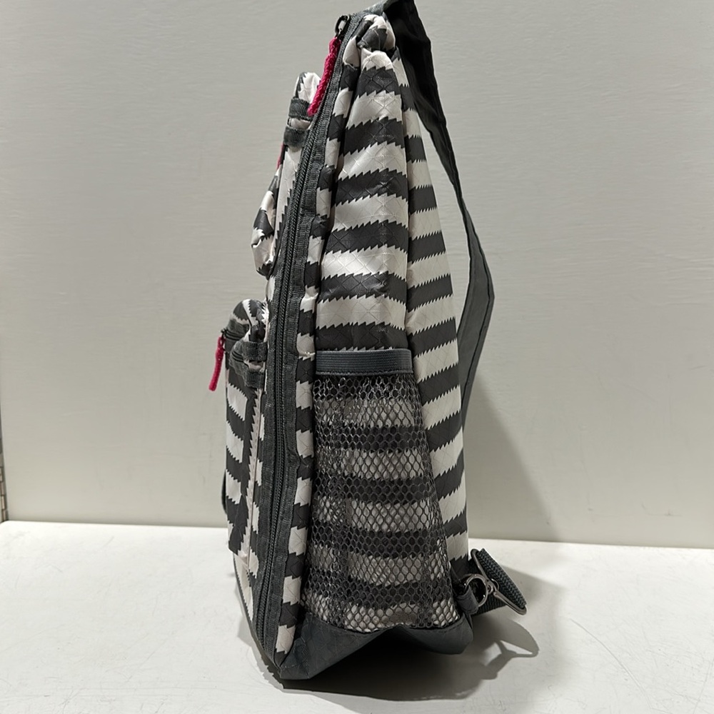 THIRTY ONE Grey & White Striped Vinyl Sling Backpack Bag - Picture 4 of 8